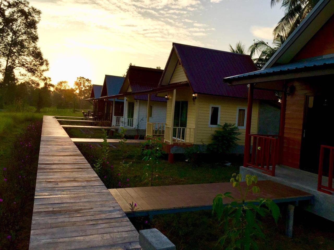 Baan Thung Home Stay Prasat Buitenkant foto