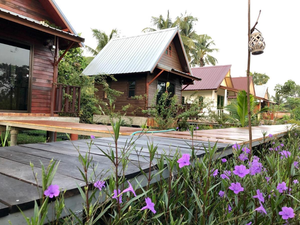 Baan Thung Home Stay Prasat Buitenkant foto